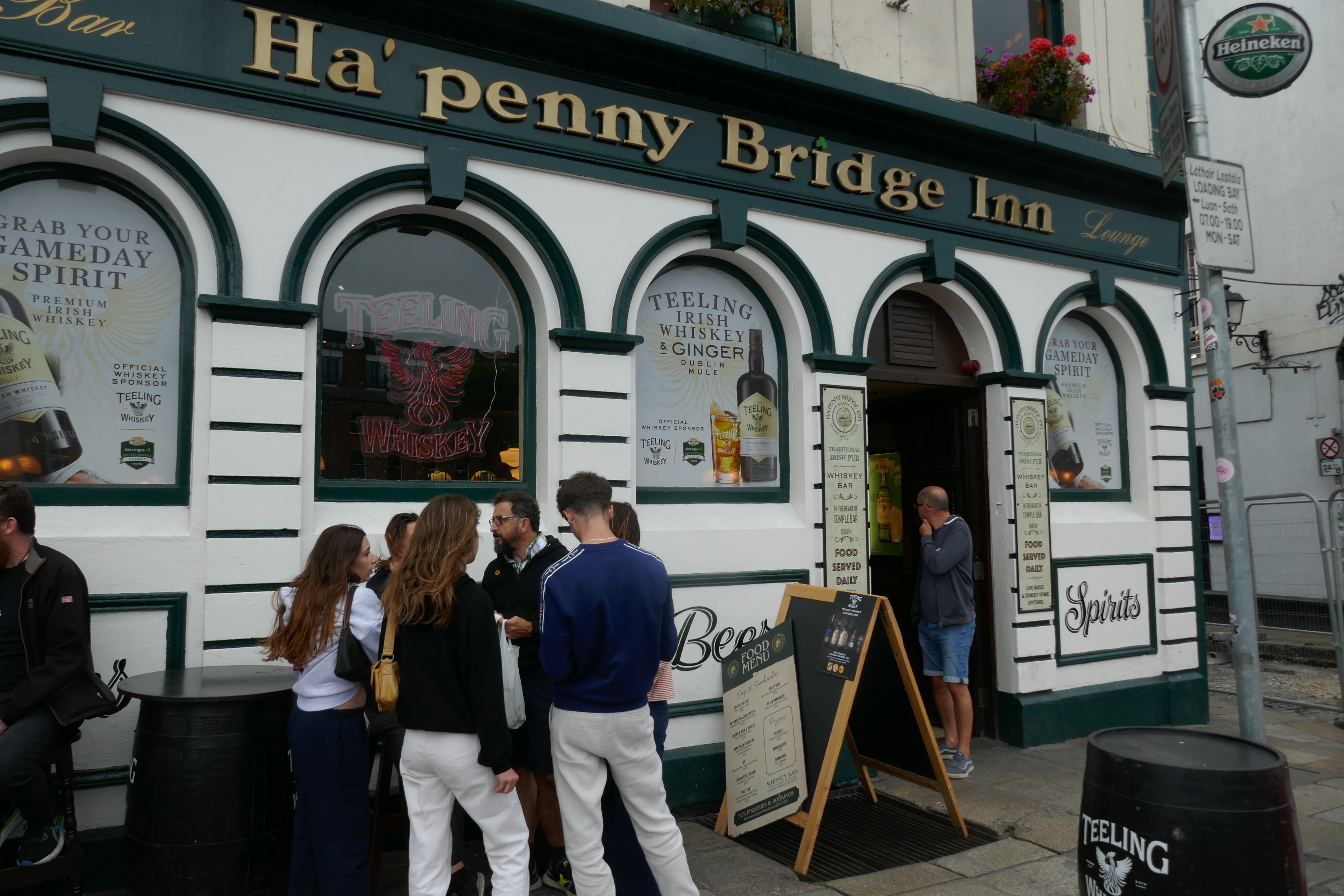 hospoda Halfpenny Bridge Inn